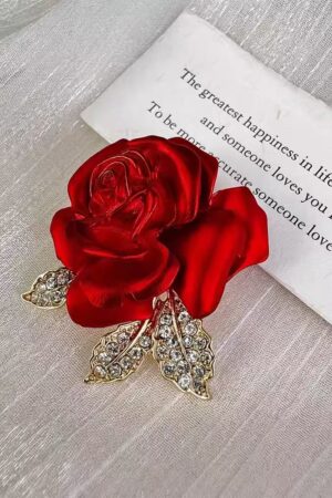 Wholesale and custom of exquisite environmental alloy brooch jewelry with diamonds for ladies; in stock